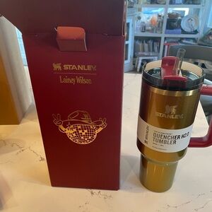 ***RARE*** Stanley Lainey Wilson Gold Bell Bottom Country 40 oz